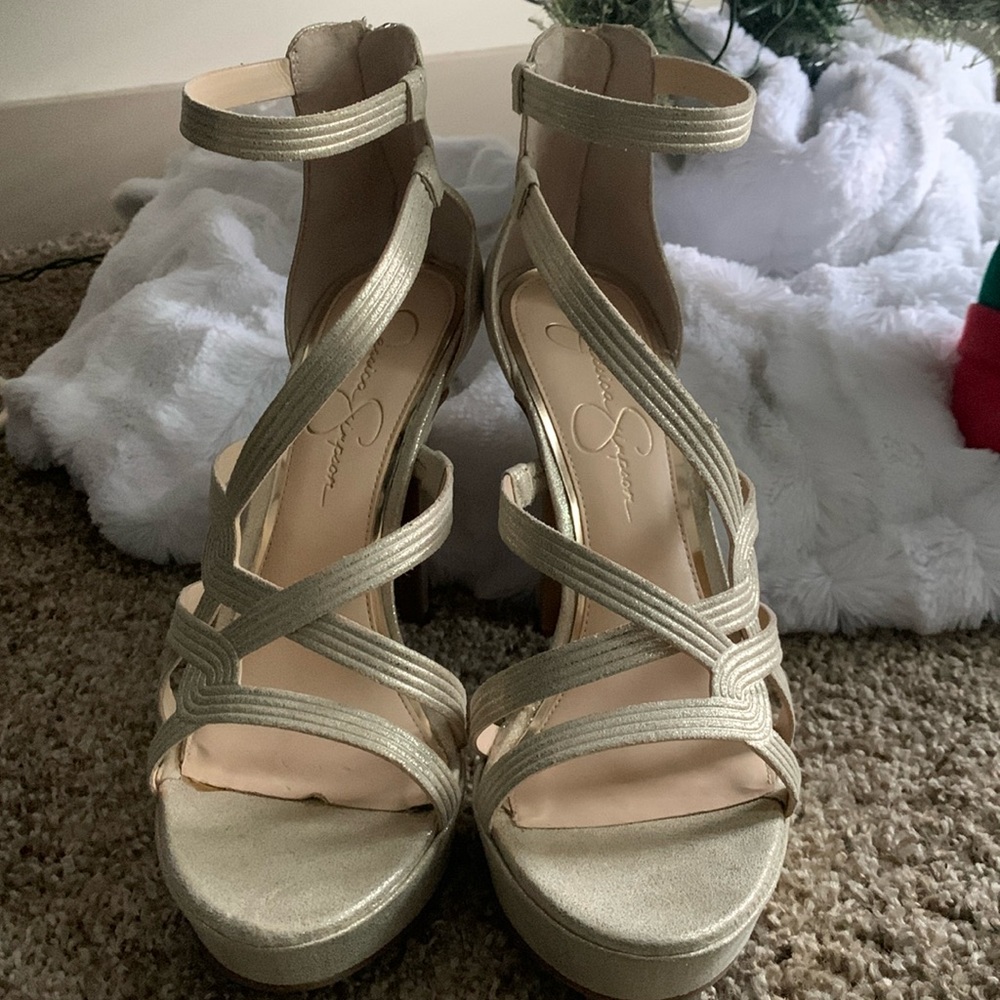 SOLD ELSEWHERE! No longer available. Jessica Simpson heels. Size 8 1/2